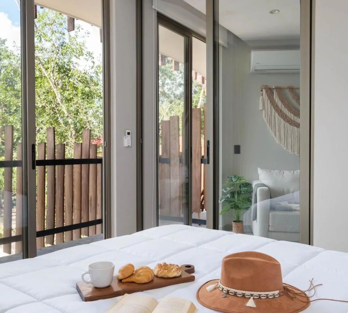 Phimai, Tu Lugar Magico En Tulum Apartment